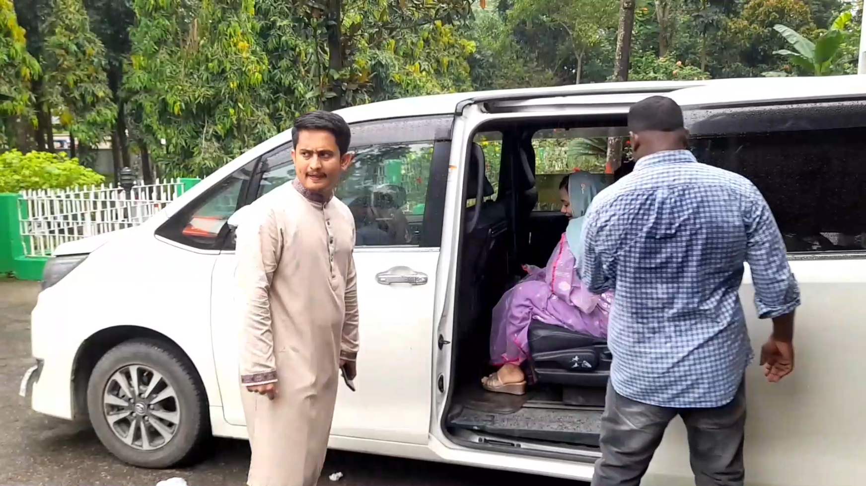 মৌলভীবাজার থেকে সিলেটের পথে এনসিপির কেন্দ্রীয় নেতারা